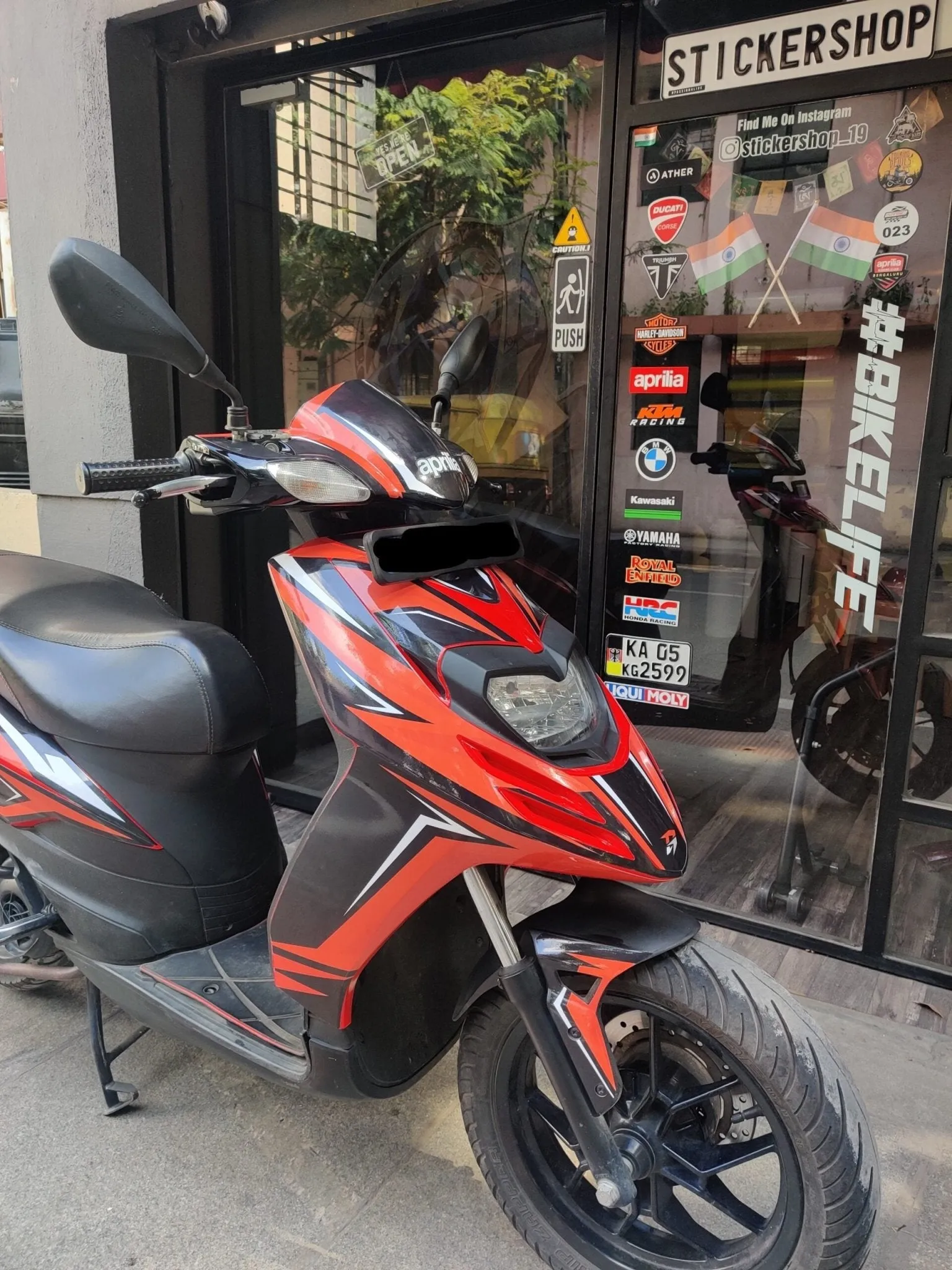 Barageness  - Aprilia SR150/160 V1  Automotive Graphics