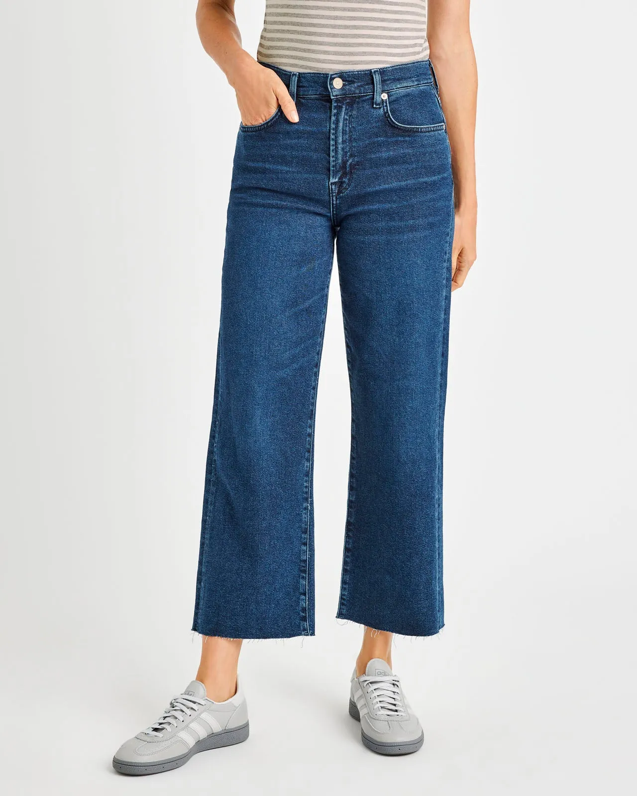 Cropped Wide Leg Raw Hem Jean