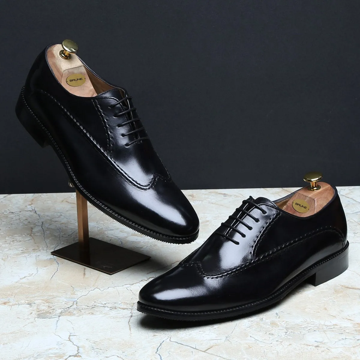 Long Stitched Lines Design Black Leather Oxford Lace-Up Shoe