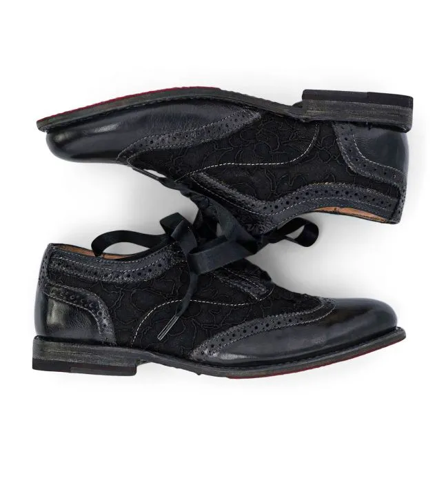 Maude Wing-Tip Riding Shoes in Black