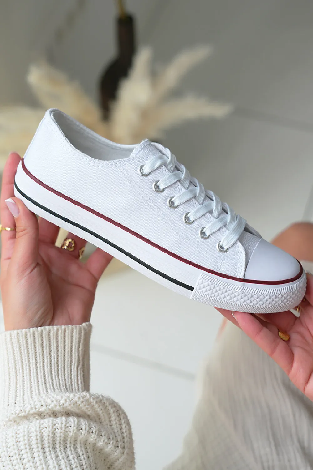 WHITE CANVAS LACE UP FLAT DESIGNER FASHION TRAINERS